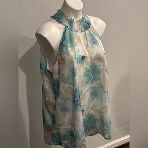 Staccato 🪺 Blue and White Floral Top